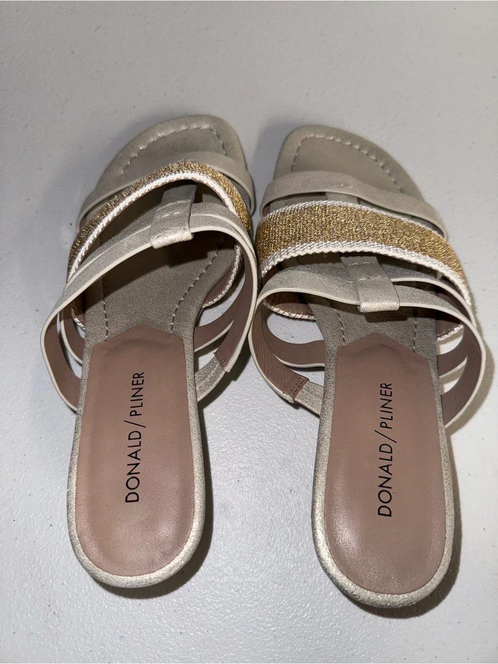 NEW Donald J Pliner Dara wedge sandals size 8 1/2